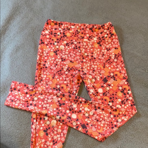 2/$18 🎉 OS LuLaRoe Leggings - Picture 3 of 3